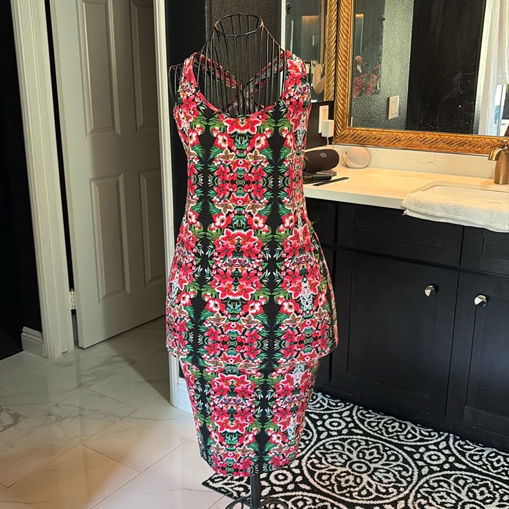 Cute sleeveless Hawaiian fitted floral red black Y2K bodycon tiki sexy dress